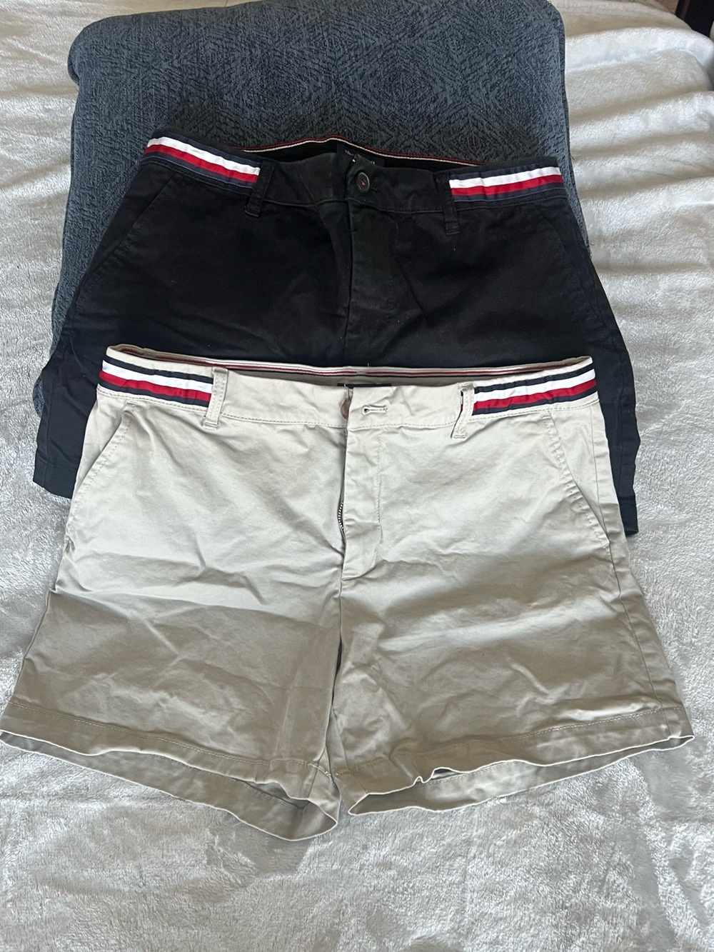 4 pair of Tommy Hilfiger shorts. Size 10. - Picture 4 of 15
